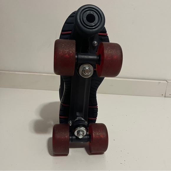 Britney Spears Roller Skates by Skechers 4 wheelers - Picture 8 of 8